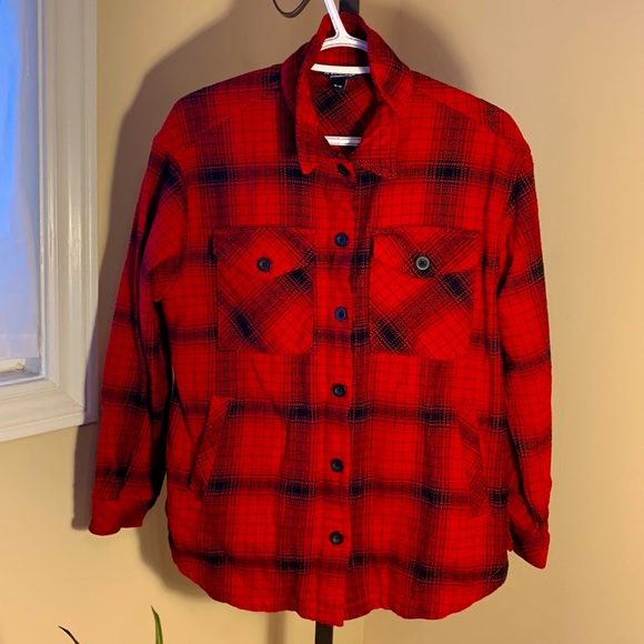 Medium Black and plain a shacket! Perfect for fall layering :) - Picture 1 of 1